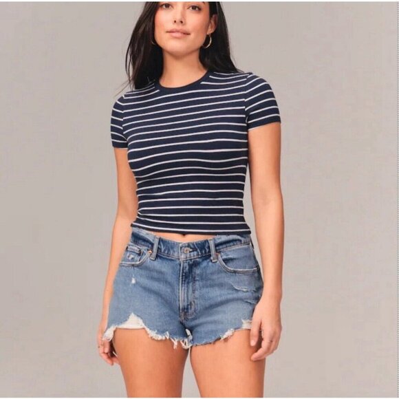 NEW! Abercrombie & Fitch The Mom Short Mid Rise Distressed Denim Jean Blue 25/0 - Picture 2 of 14
